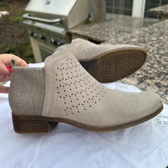 Tom’s Grey Suede Booties - Picture 11 of 14